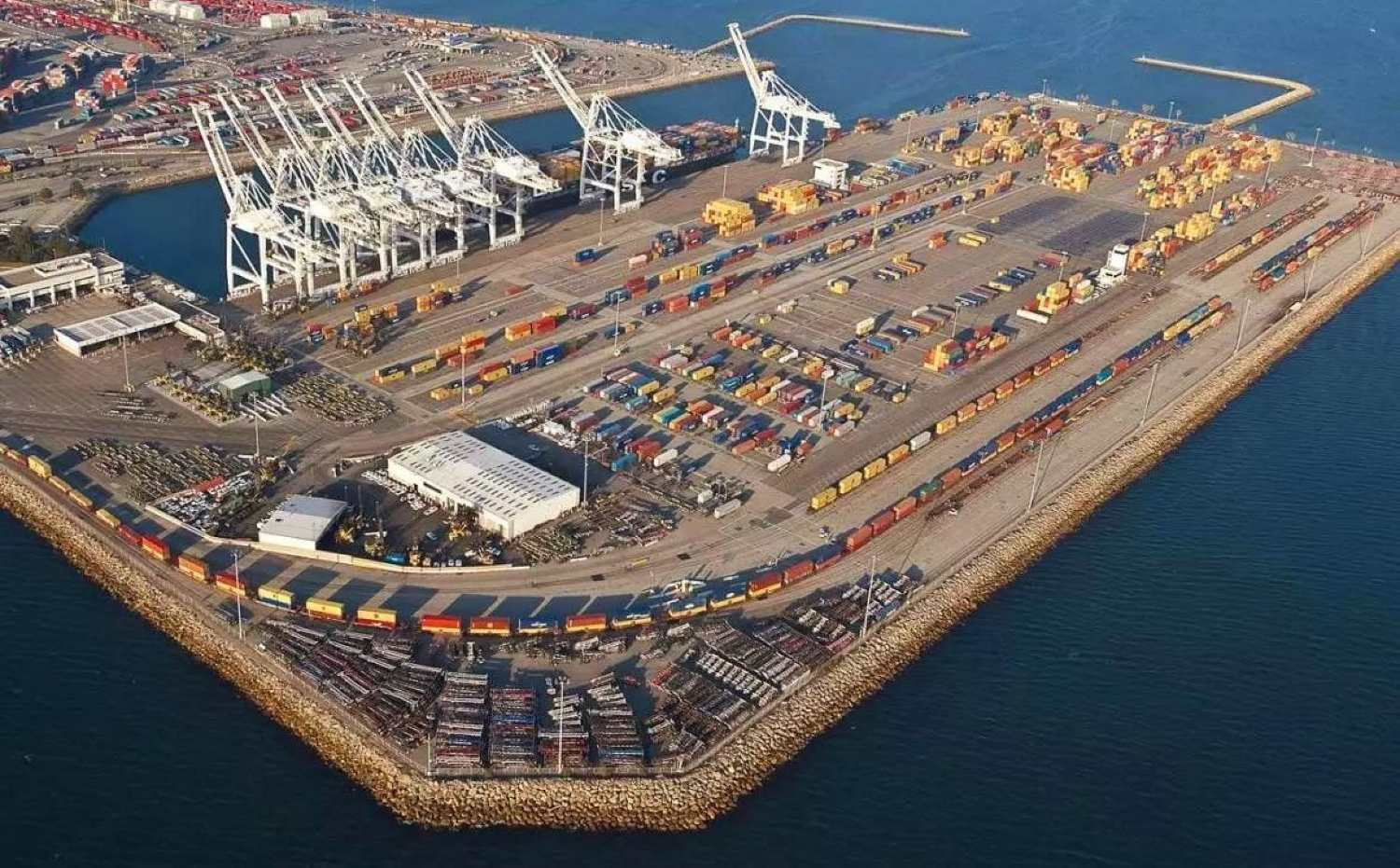 India-Iran sign 10-year Chabahar Port deal, US cautions against sanctions 