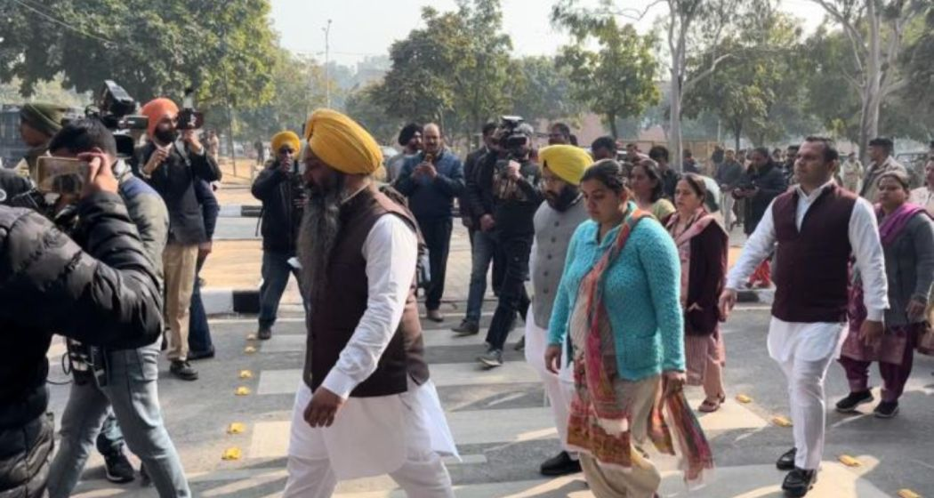Councillors from the AAP, Congress convened near the Sector 17 police station in Chandigarh, Wednesday