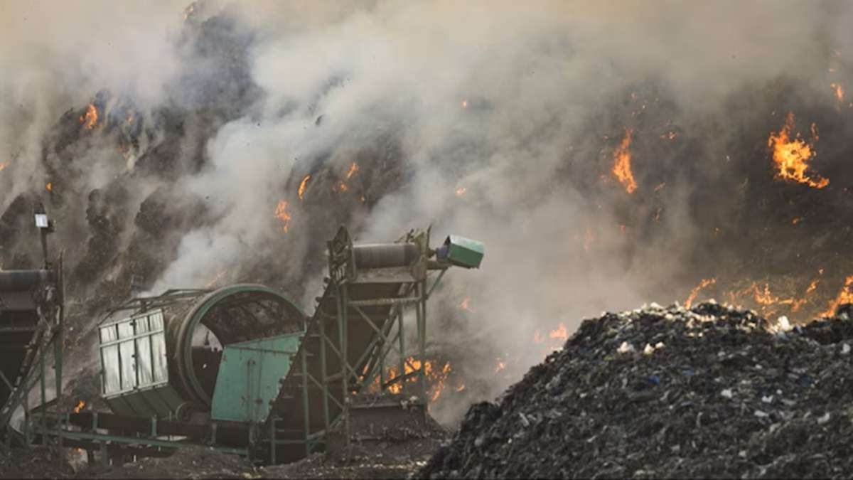 Sunday evening’s big fire at the Ghazipur landfill on Monday, which sent toxic plumes of smoke and pollution levels skywards, is not something new. Smaller fires keep breaking out frequently at the dump, leaving the area shrouded in smoke and stench.