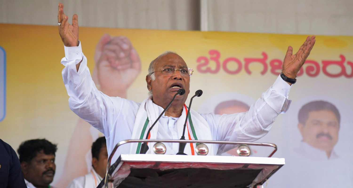 “At least come for my funeral”, says Kharge in emotional appeal at home turf