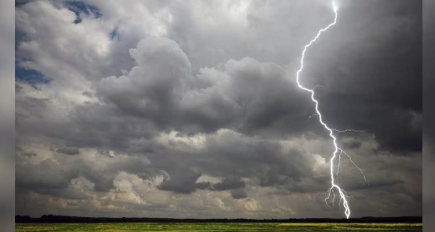 Image of lightning. 