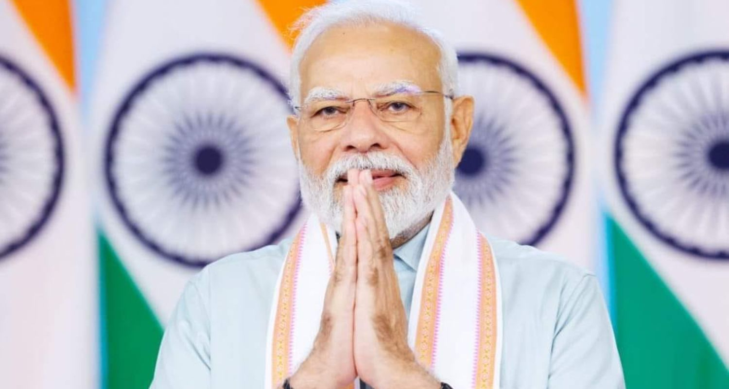 PM Modi gives tribute to the victims of Pulwama attack.