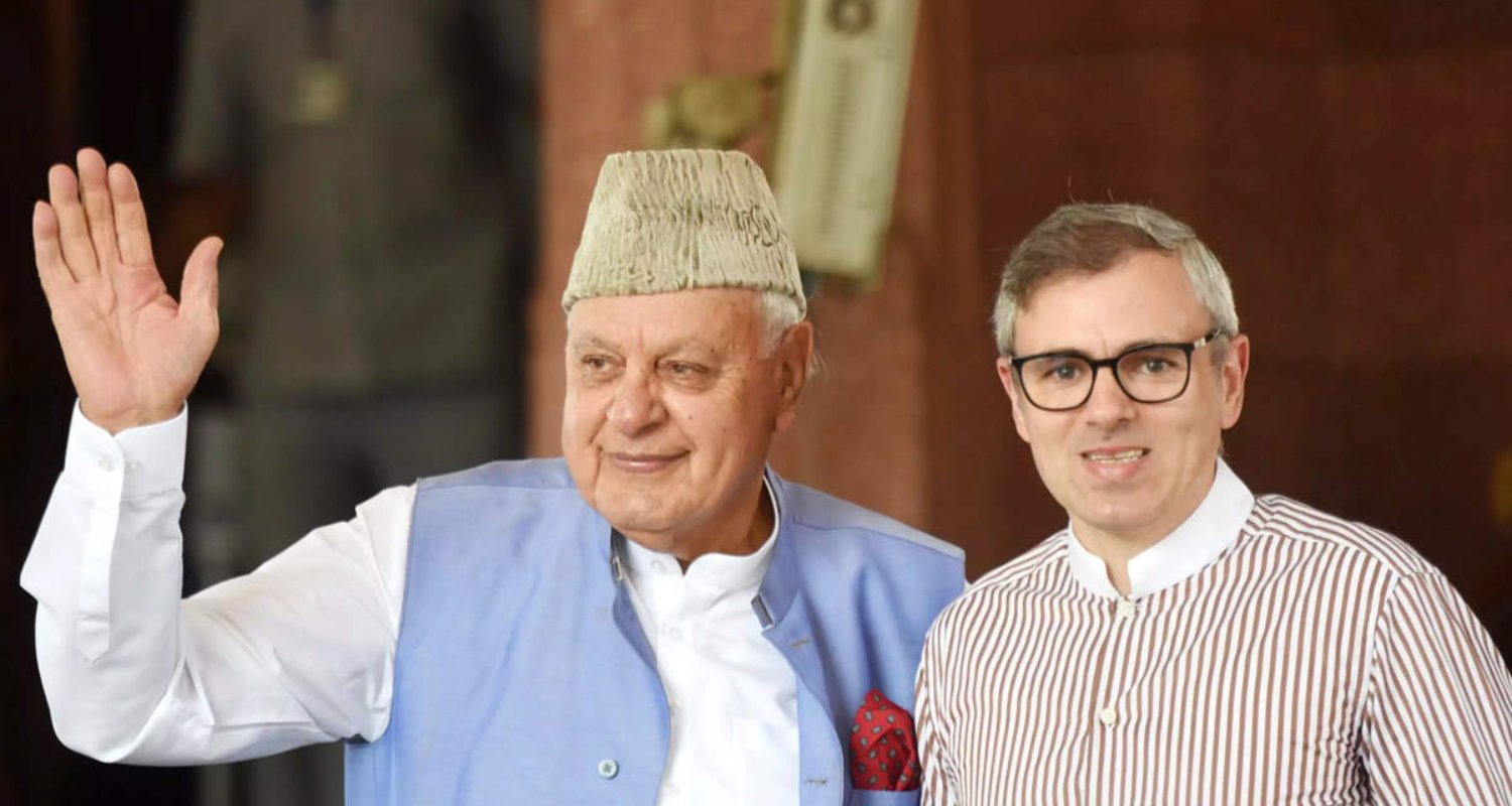 Farooq Abdullah (left) and his son Omar Abdullah. File Photo.