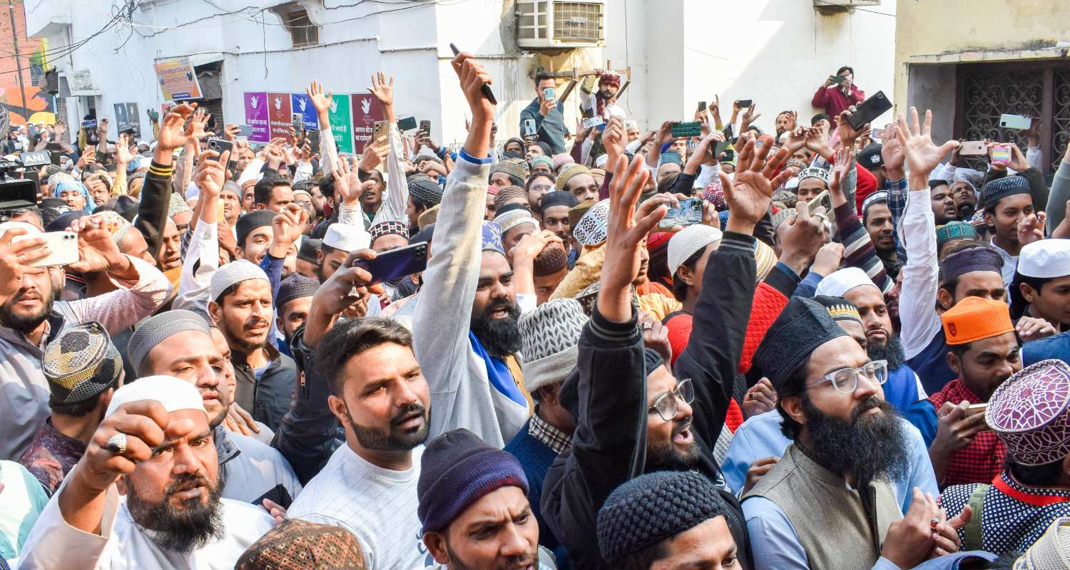 Hundreds of Muslim protestors in the streets of Bareilly