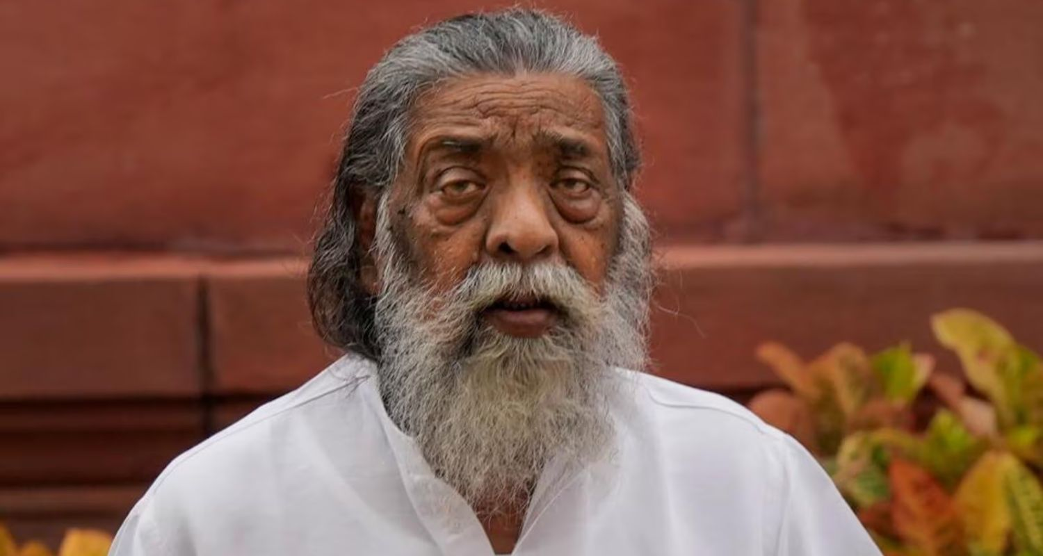 Jharkhand Former Cm Shibu Soren outside the parliament.