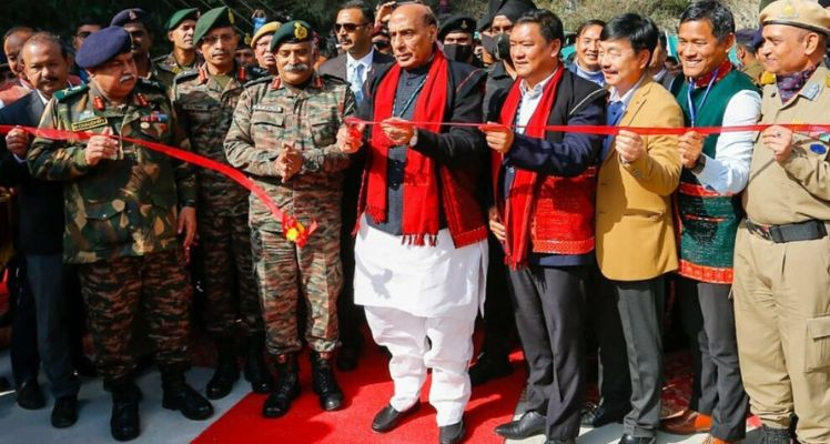 Raksha Mantri inaugurated 29 bridges and six roads constructed by BRO across seven states/UT at a cost of Rs.670 crore.