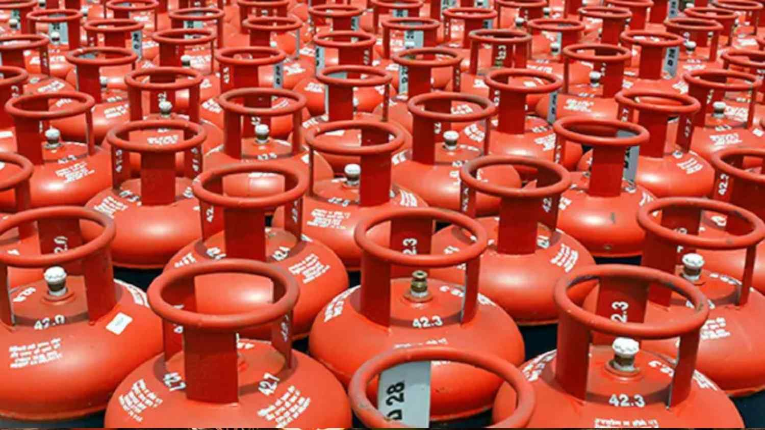 Delhi Govt free cylinder scheme