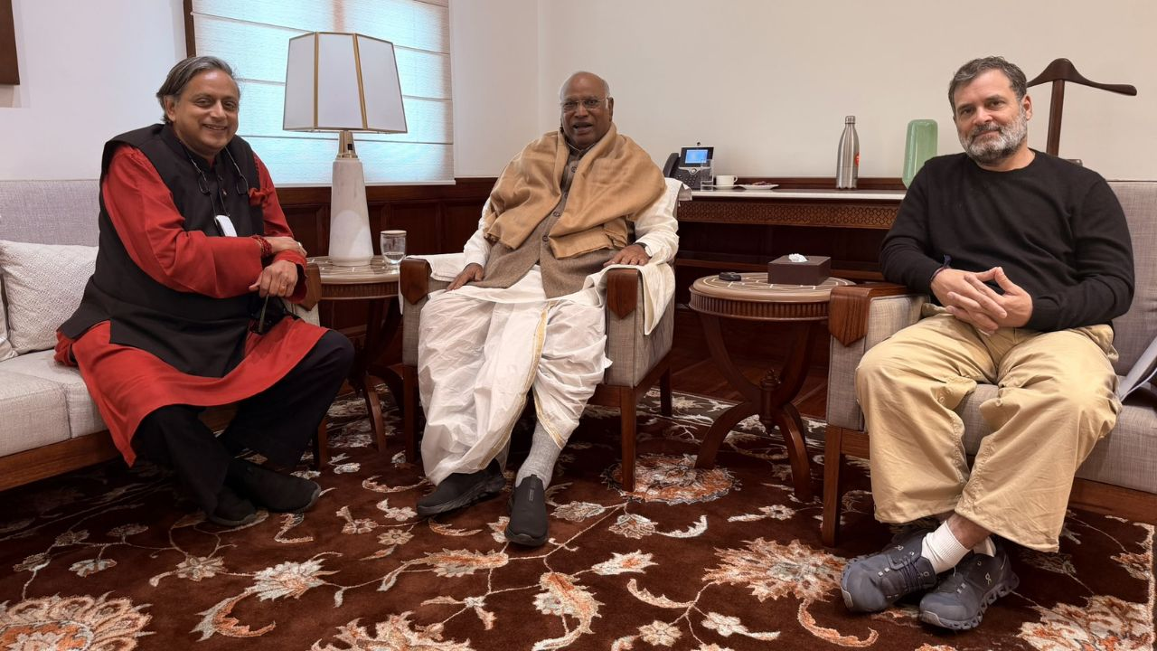 Shashi Tharoor 
