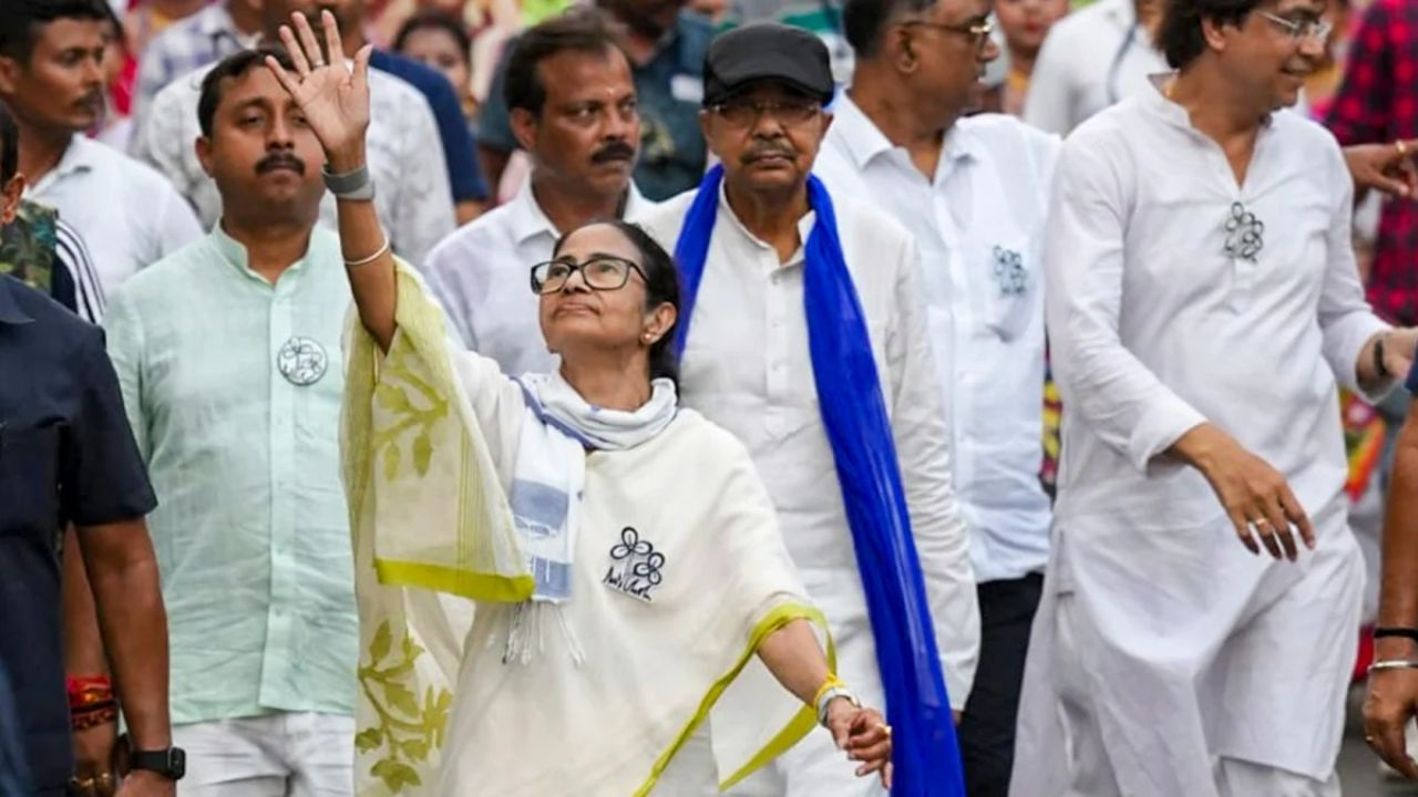 mamata banerjee and her team