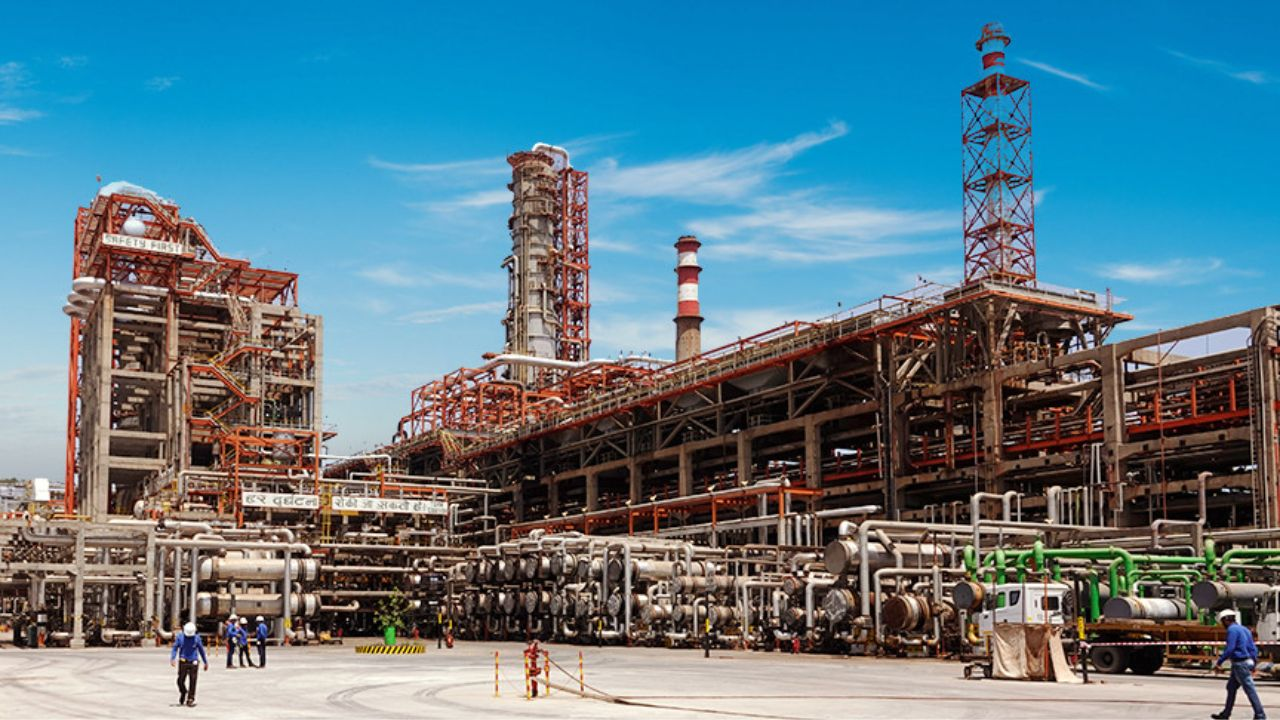 Nayara refinery