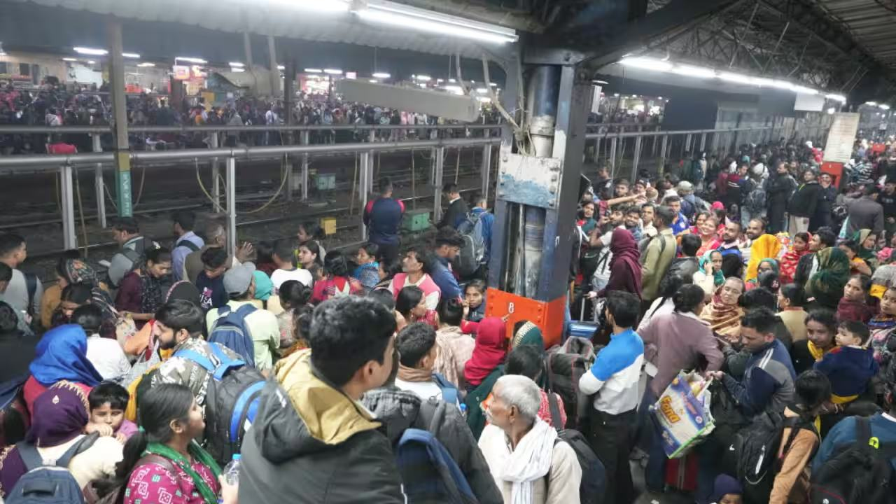 Delhi stampede platform ticket