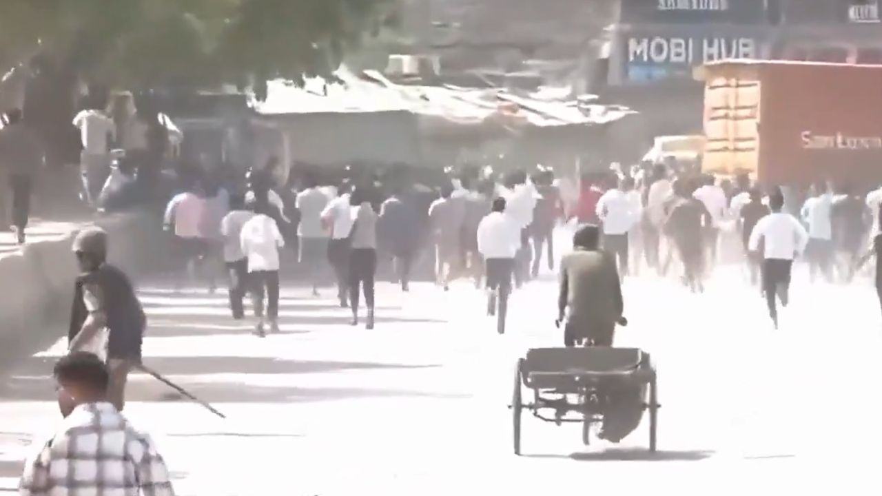 noida protest news