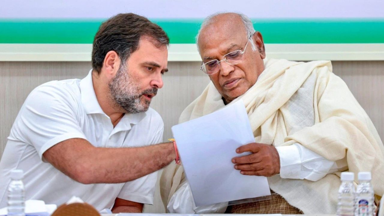 Mallikarjun Kharge and Rahul Gandhi