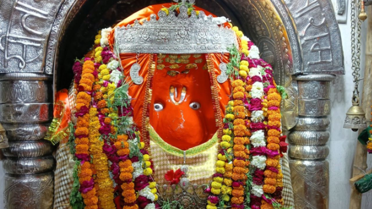 Aliganj hanuman temple