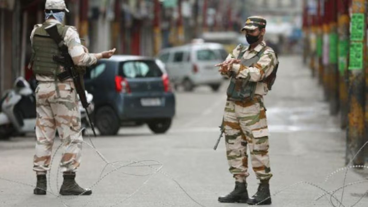 crpf jawan opened fire