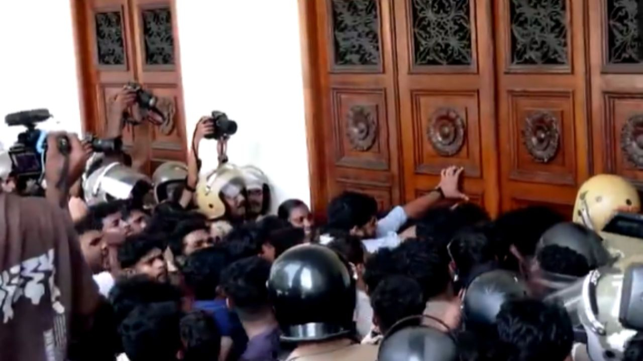 video screengrab । Photo Credit: X