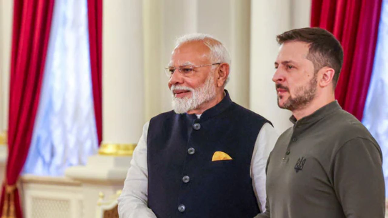 narendra modi and volodymyr zelensly । Photo Credit: PTI