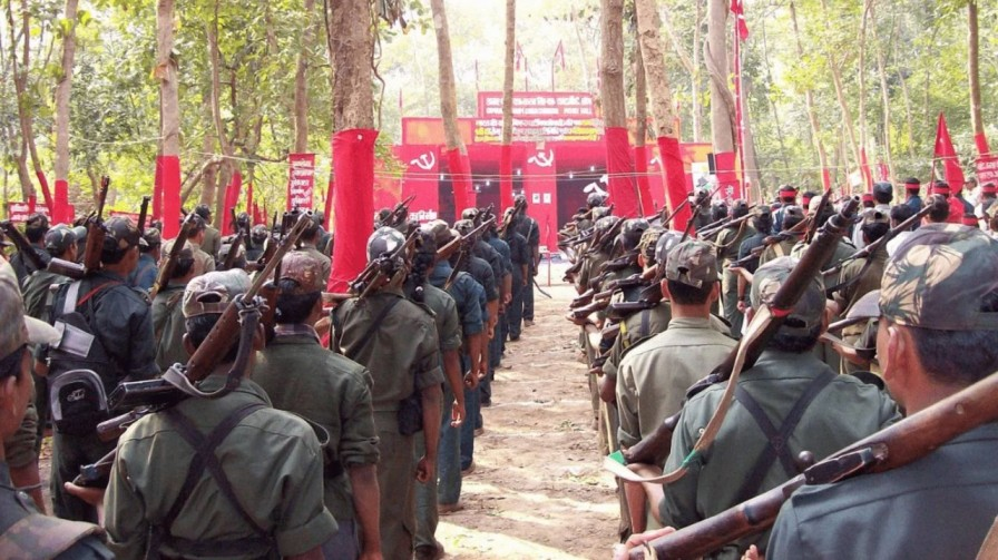 naxals surrendering before security forces