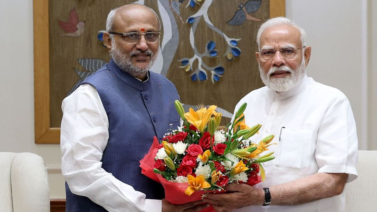 सीपी राधाकृष्णन और पीएम नरेंद्र मोदी । Photo Credit: X/@narendramodi