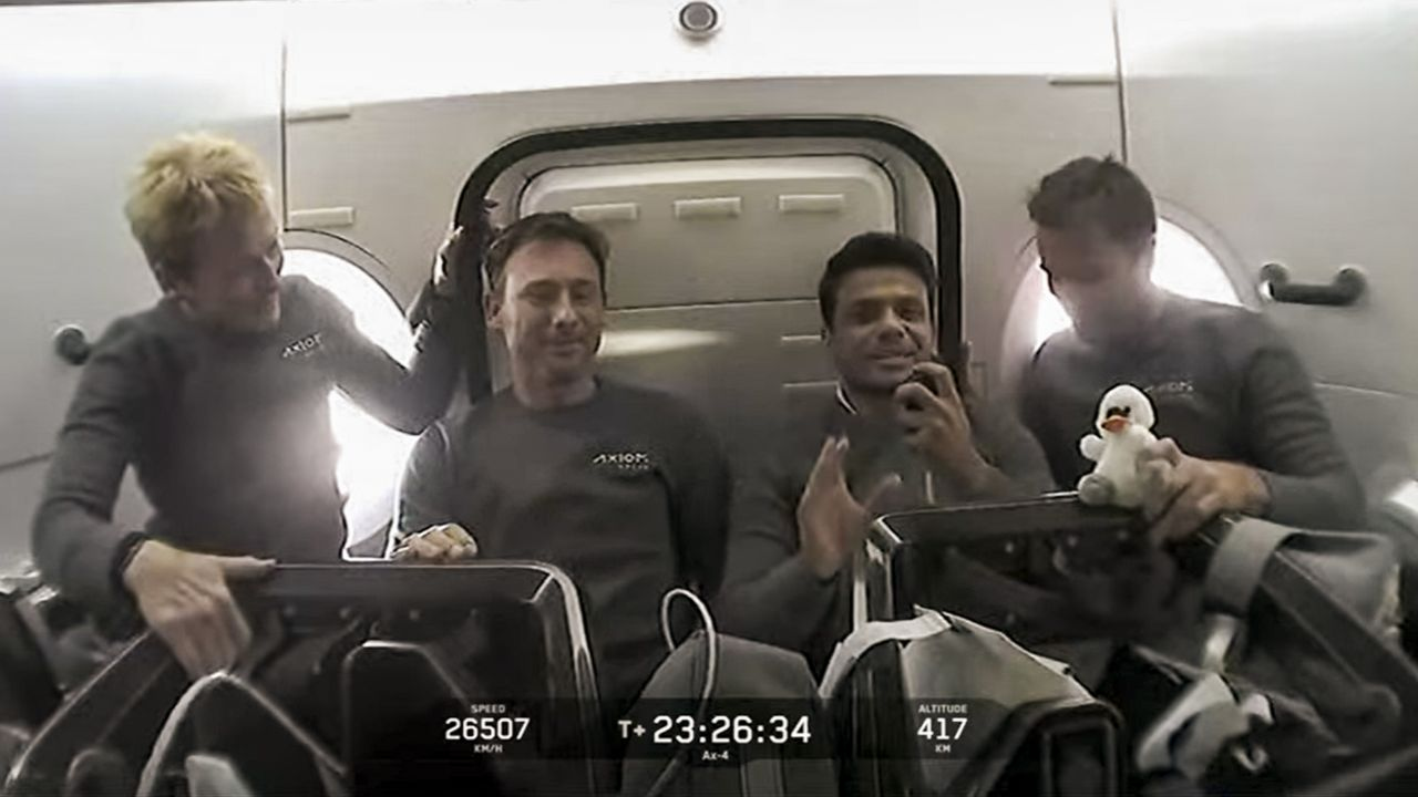 shubhanshu shukla and team