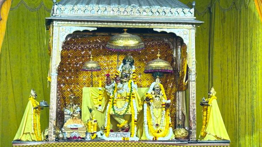 गोविंद देव जी मंदिर: जहां कृष्ण के द्वापर युग की छवि की होती है पूजा Govind Dev Ji Mandir