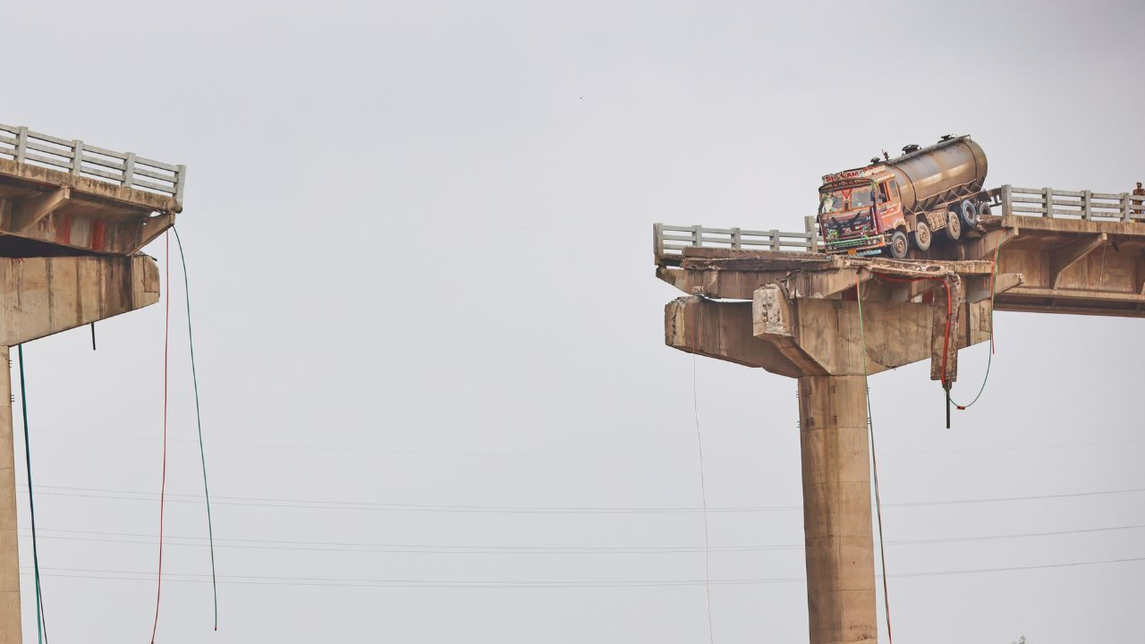 gambhira bridge collapse