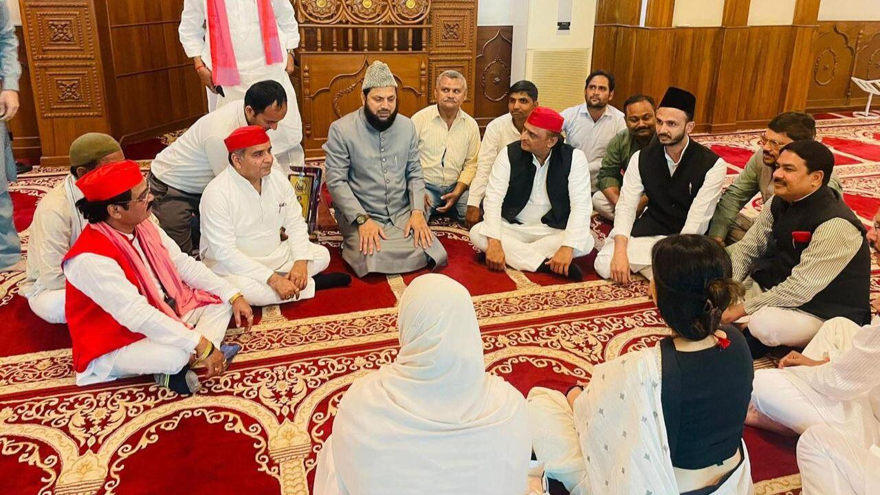 mosque meeting