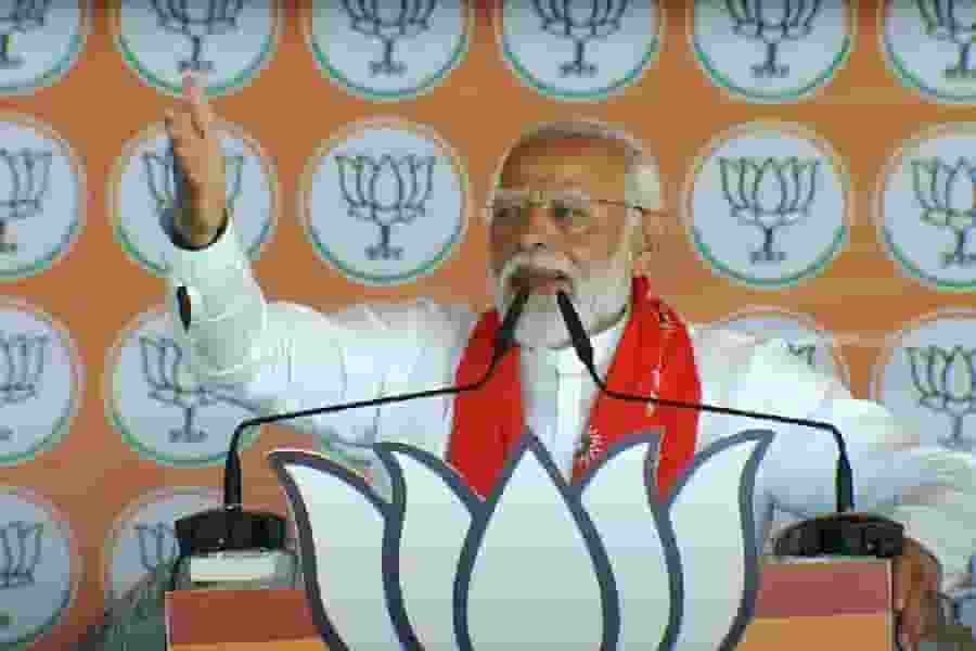 PM Modi claims SP, Cong work only to benefit their families, vote banks in UP's Etawah rally