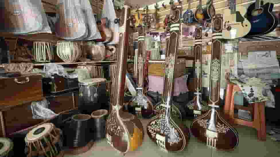 Sitars, tanpuras made in Maharashtra’s Miraj town get GI tags