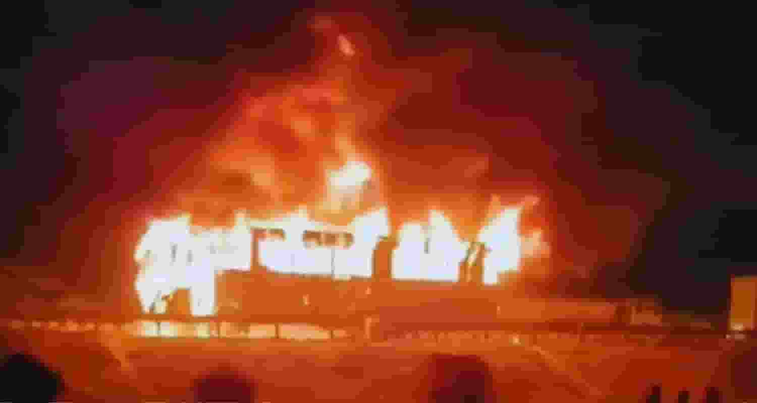 Moving bus caught fire in Haryana.