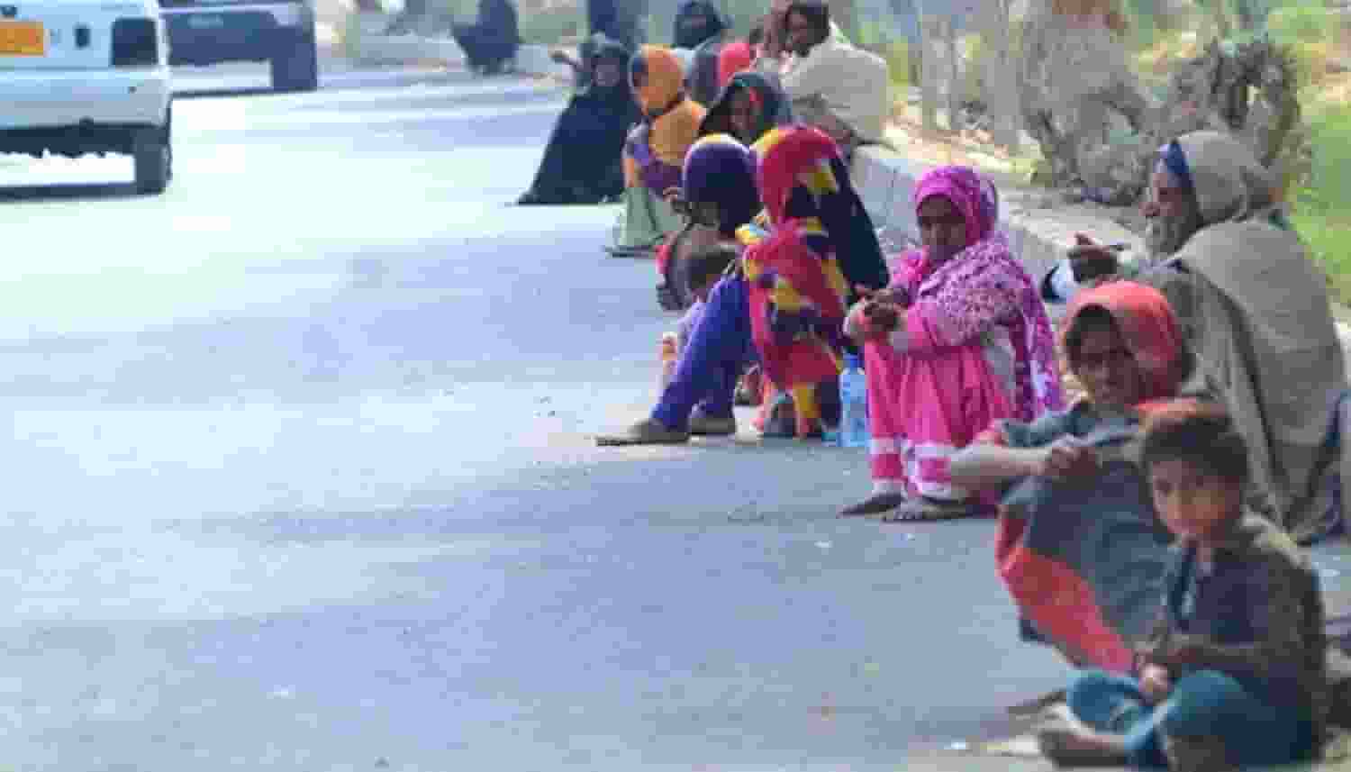 Thousands of professional beggars descend upon Karachi for Eid alms