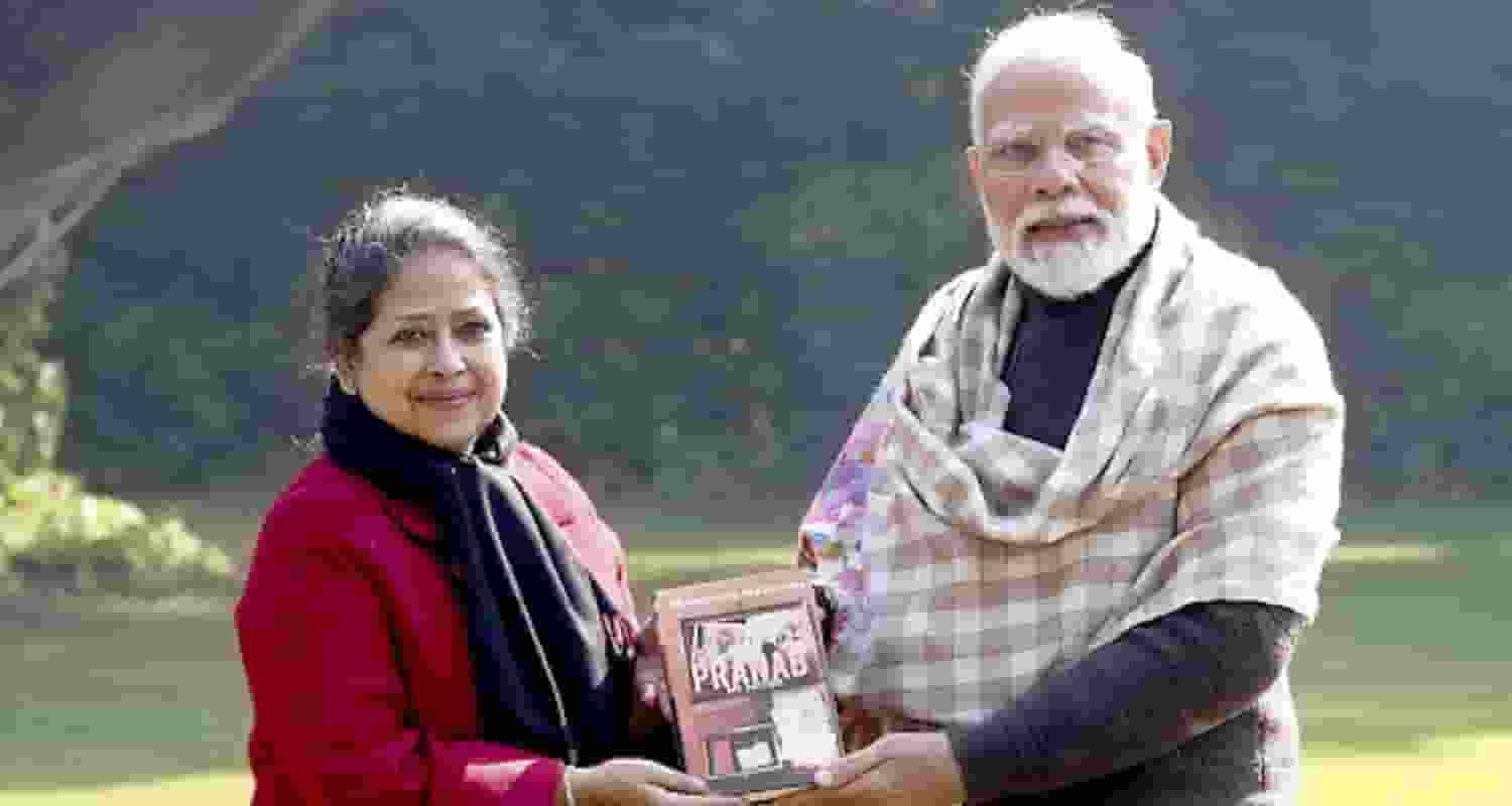 Former president Pranab Mukherjee's daughter Sharmistha Mukherjee  Prime Minister Narendra Modi Called on PM @narendramodi ji Pranab My Father: A Daughter Remembers