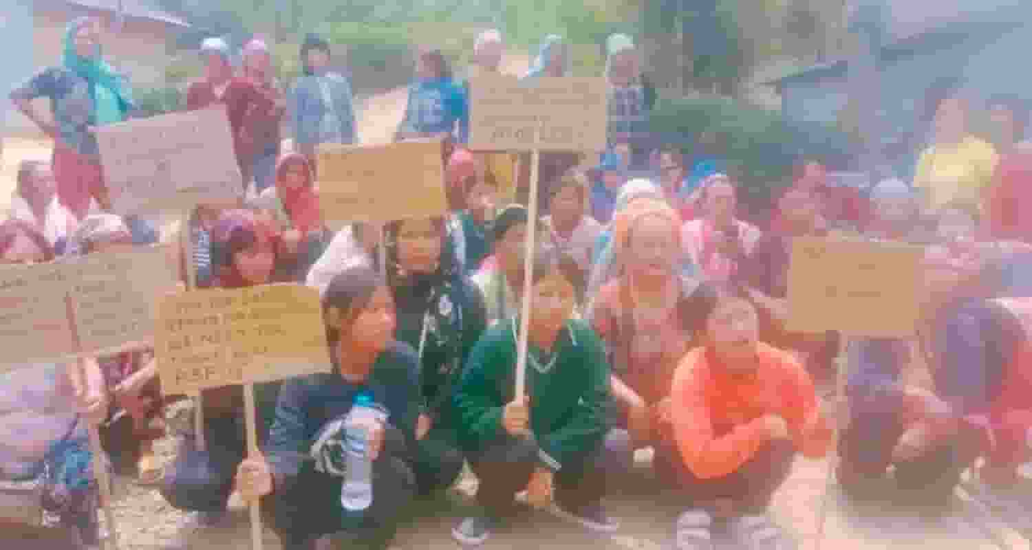 Kuki villagers demonstrate against the withdrawal of BSF from Manipur's U Thawai Kuki village in Ukhrul District.