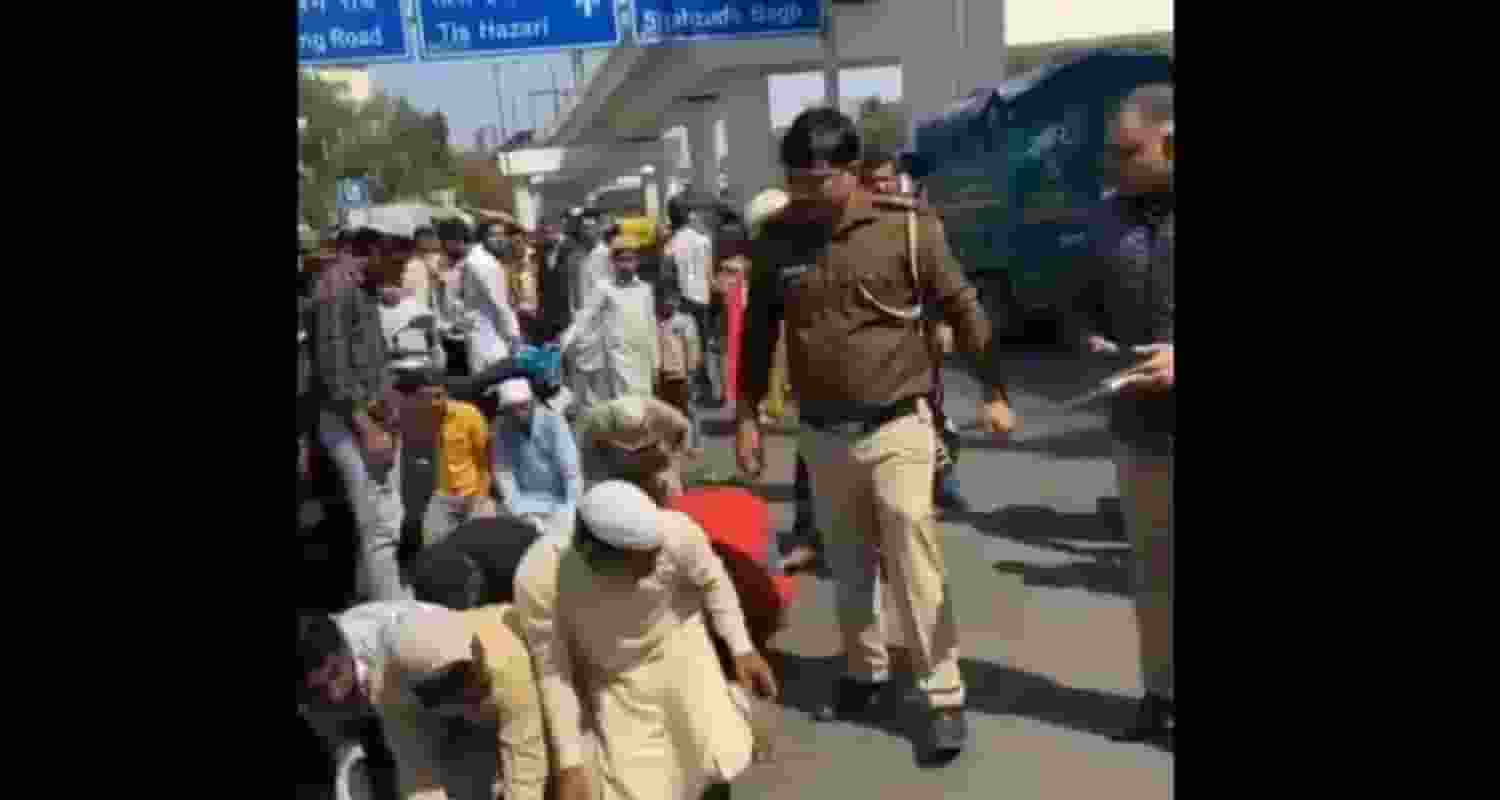 Sub-inspector suspened for offering kicking people offering namaz.