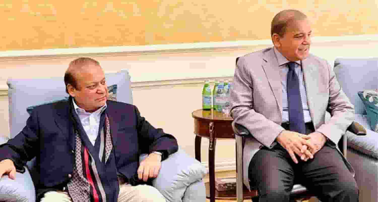 Nawaaz Shareef with his brother Shehbaz Shareef