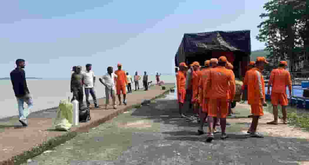 NDRF personnel preparing for a search operation in the Chandil dam area.