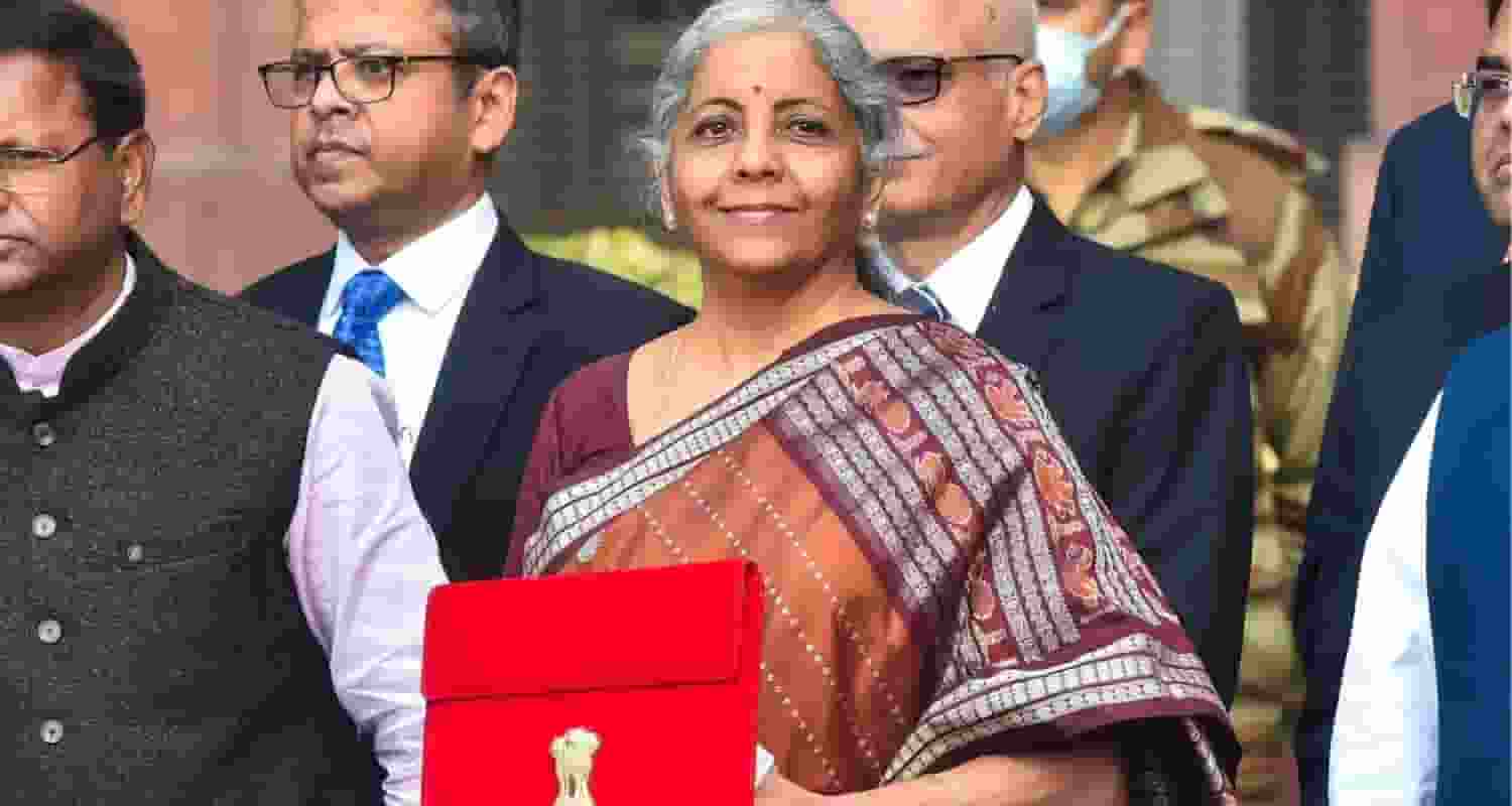 Finance Minister Nirmala Sitharaman carrying the budget before the budget session in the Parliament. Defence, agriculture, development, road transport, export-import budgets are all decided during this session