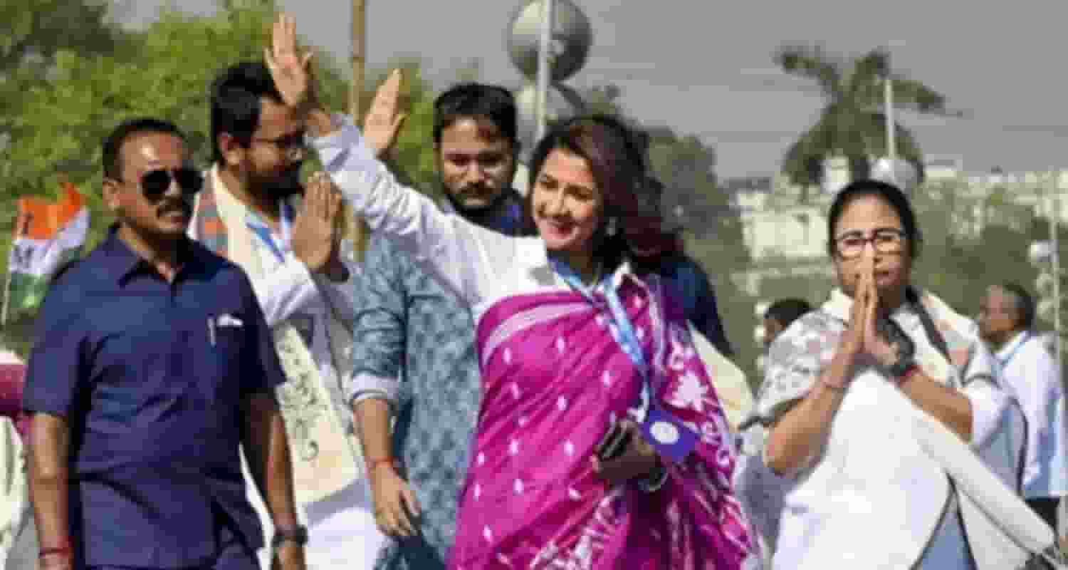 CM Mamata Banerjee extends support to INDI Alliance.
