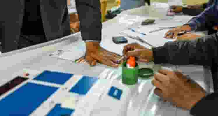 Image of a voter. 