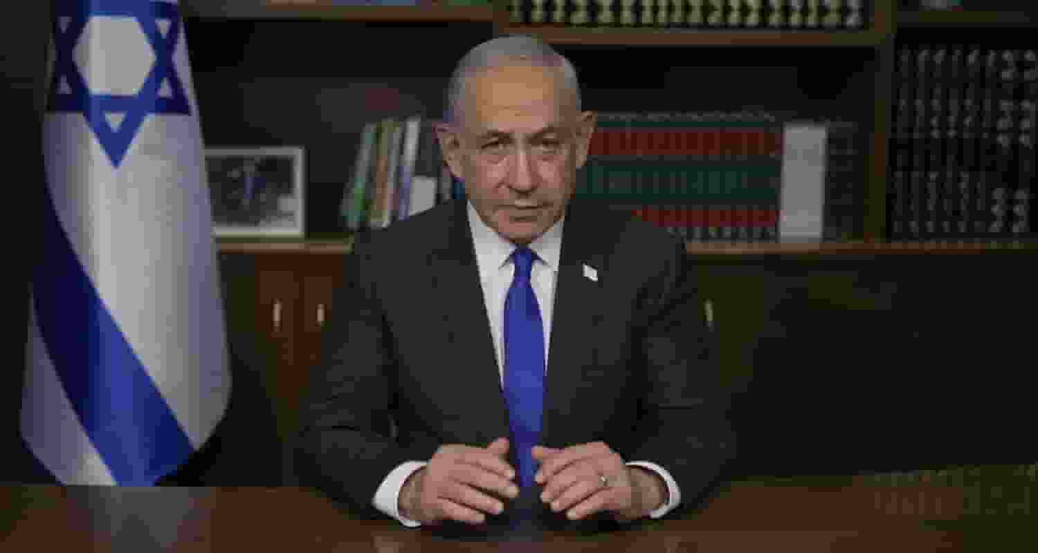 Prime Minister Netanyahu's Heartfelt Encounter: Empathy with Families of Fallen Soldiers. Image X.
