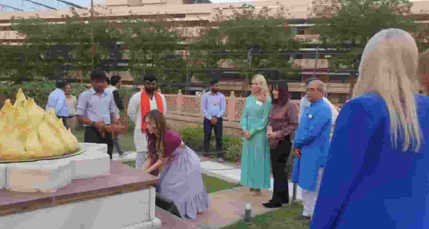 Miss World Contestants at Nagpur RSS Headquarters. Image X.
