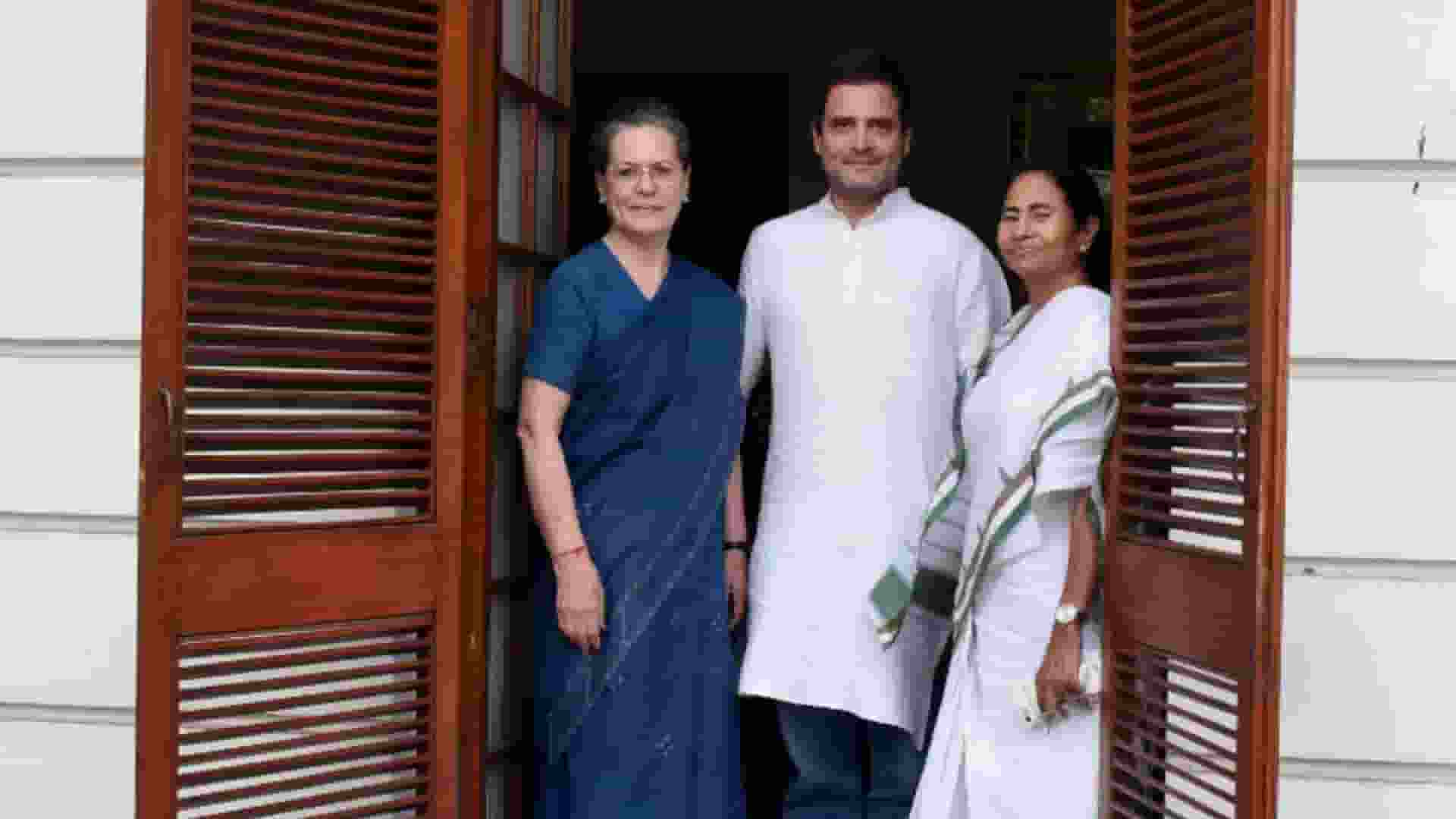 Mamata Banerjee With Sonia and Rahul Gandhi