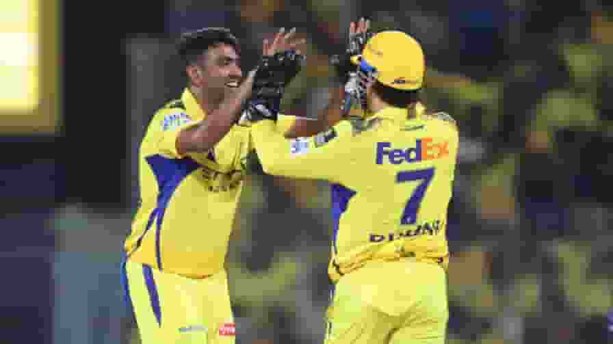 Dhoni Ashwin
