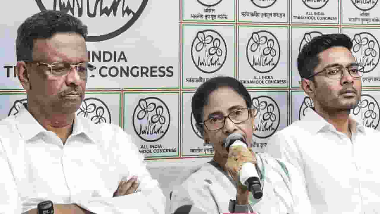 What happens if Mamata Banerjee did not resign from CM