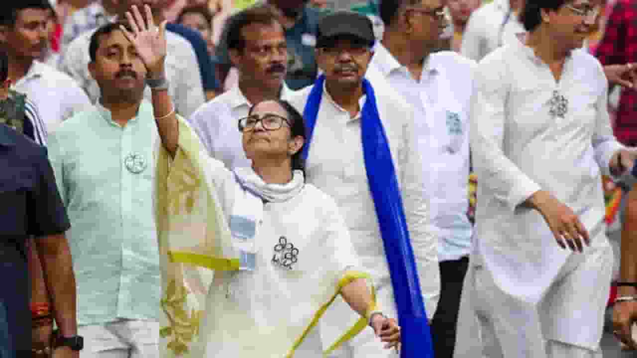 mamata banerjee and her team