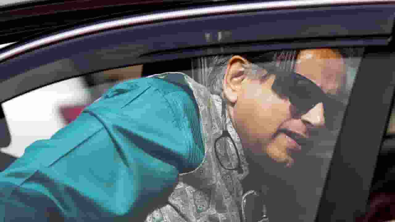 Shashi Tharoor 