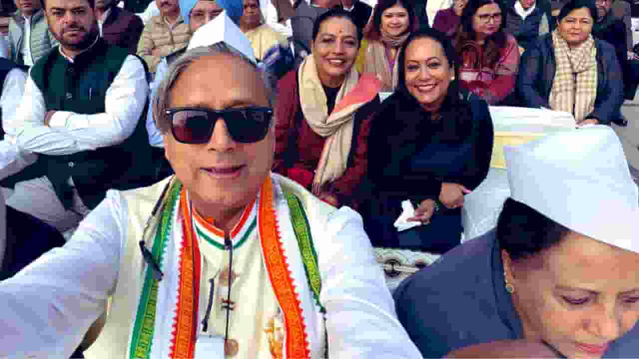 shashi tharoor spy