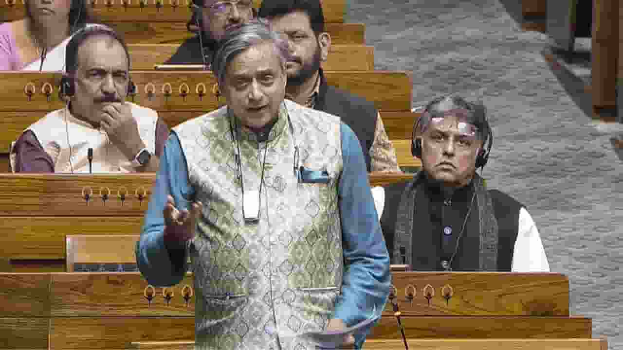 shashi tharoor