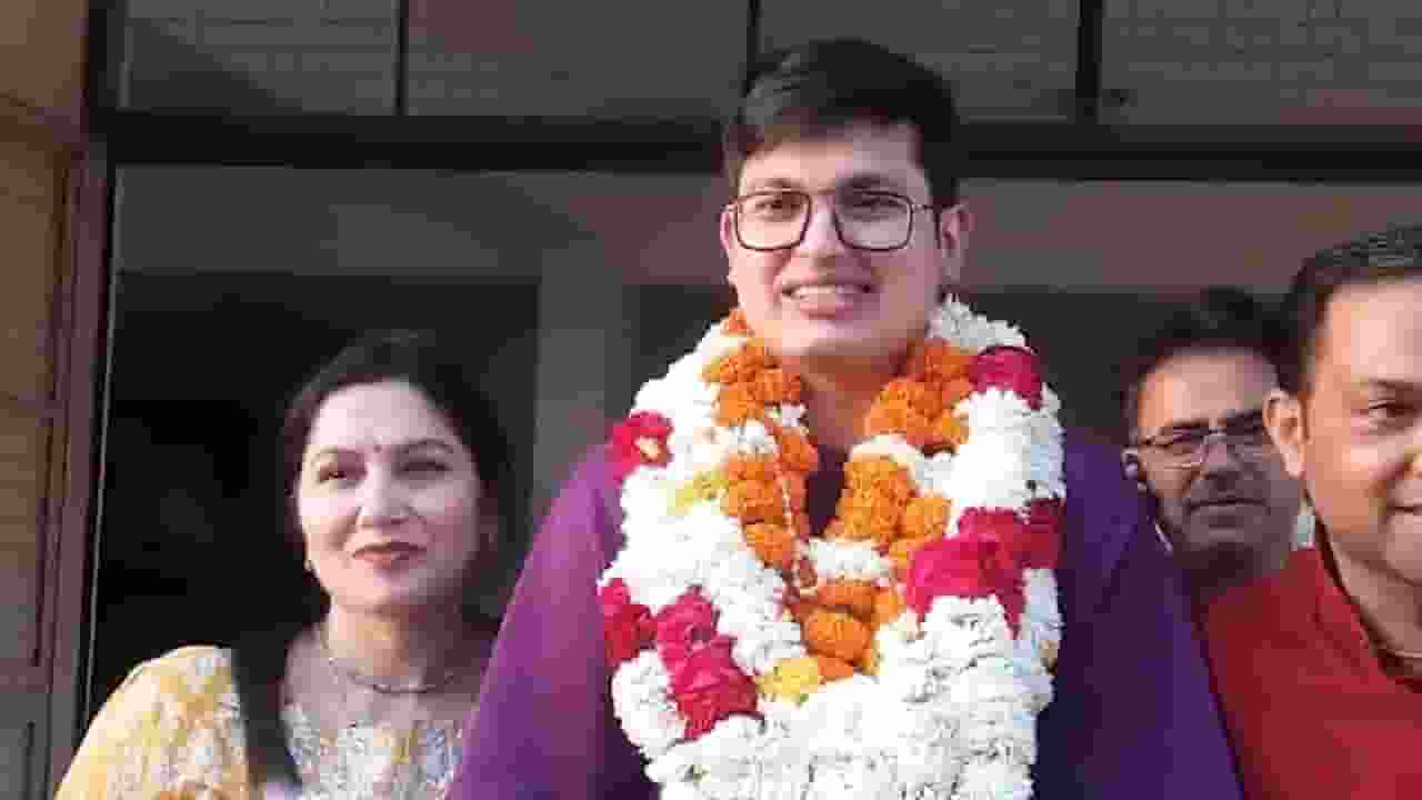 anuj agnihotri upsc topper