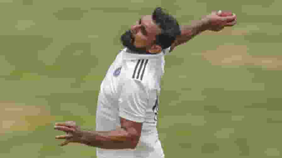 Mohammed Shami Bowling